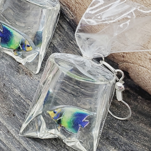 Nwt fish in bag! Green blue reef fish earrings silver hooks handmade - Picture 2 of 5